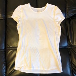 Gap White Tshirt